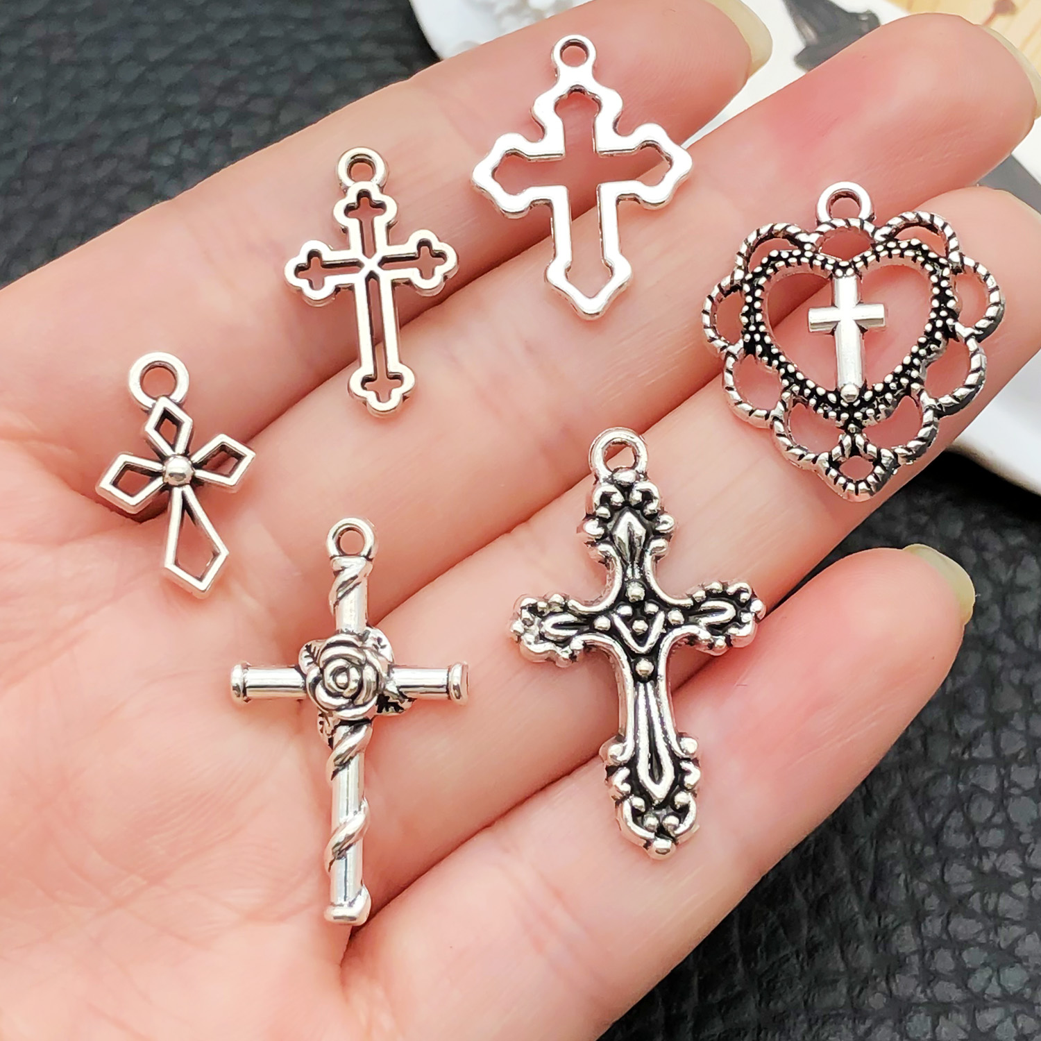 52個のクロスペンダント詰め合わせ (アンティークシルバー/ - Ethnic Fashion Accessories のレビューと価格