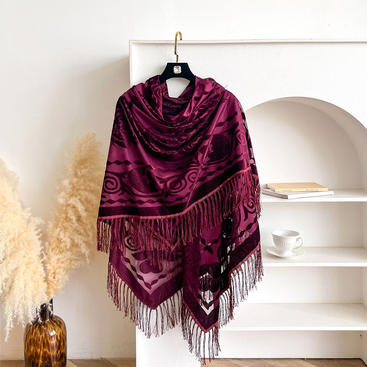 レトロベルベットタッセルスカーフ花柄刺繍暖かいアウターショー - Ethnic Fashion Accessories のレビューと価格